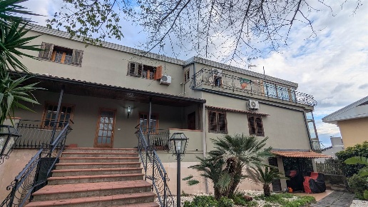 appartamento in vendita ad Acireale in zona Piano d'Api