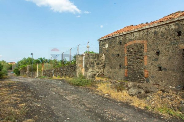 casa indipendente in vendita ad Acireale in zona Santa Tecla