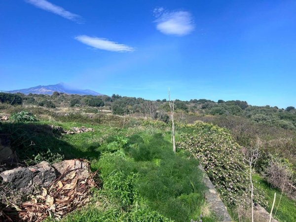 negozio in vendita ad Acireale in zona Capo Mulini