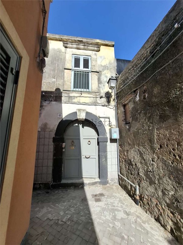 appartamento in vendita ad Acireale in zona Centro Storico