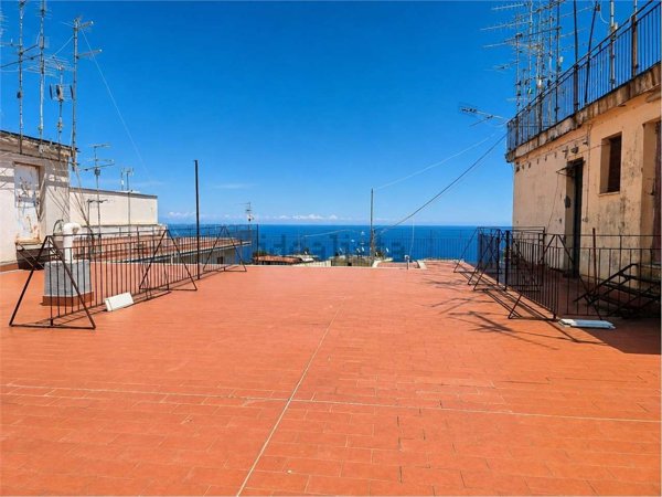 appartamento in vendita ad Acireale in zona Centro Storico