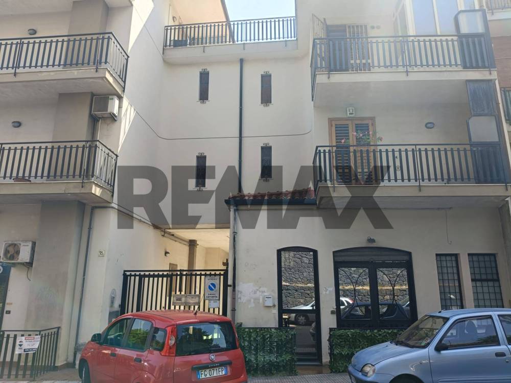appartamento in vendita ad Acireale in zona Centro Storico