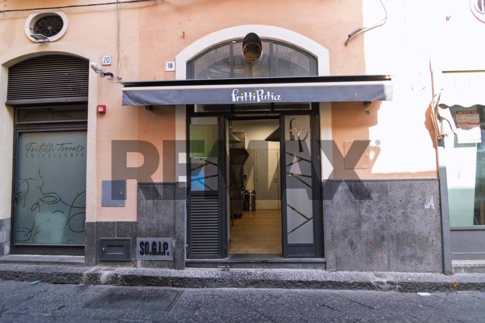 negozio in vendita ad Acireale in zona Centro Storico