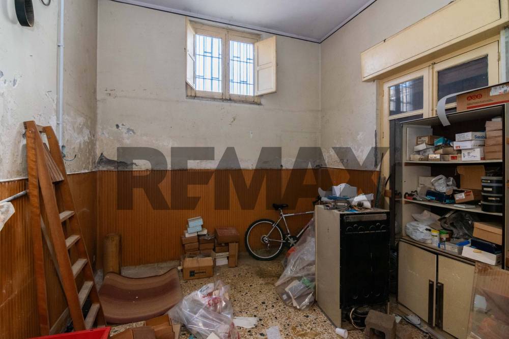locale commerciale in vendita ad Acireale