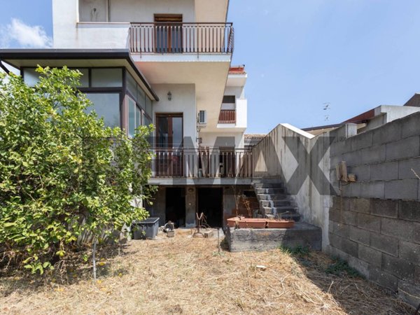 casa indipendente in vendita ad Acireale in zona Stazzo