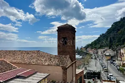 casa indipendente in vendita ad Acireale in zona Santa Maria la Scala
