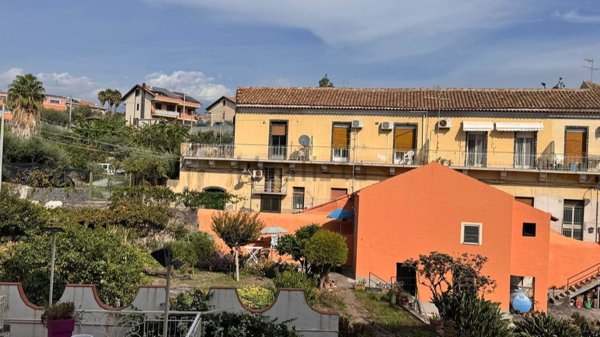 appartamento in vendita ad Acireale in zona Capo Mulini