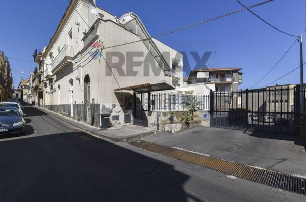 appartamento in vendita ad Acireale in zona Centro Storico