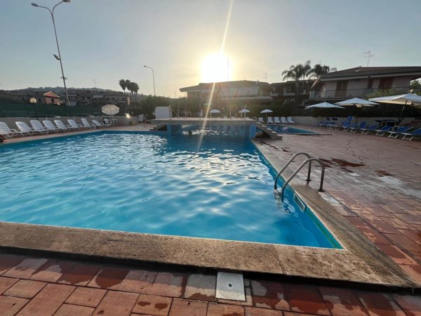 appartamento in vendita ad Acireale in zona Capo Mulini