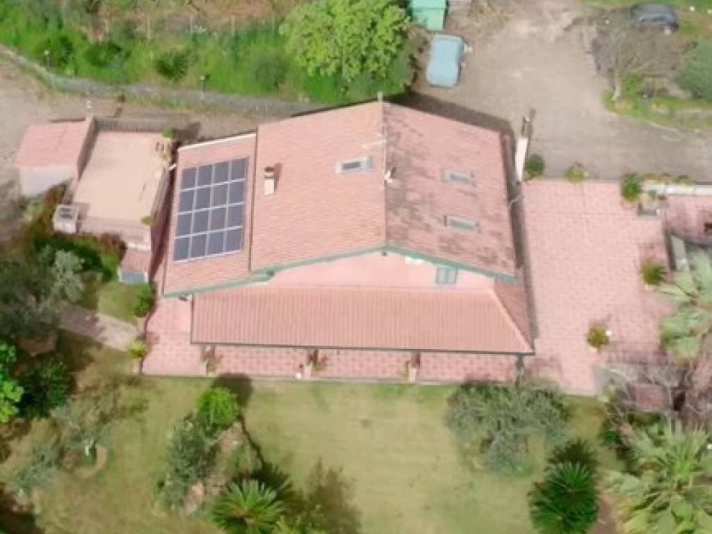 casa indipendente in vendita ad Acireale in zona Pennisi