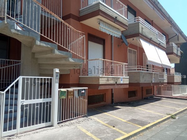 appartamento in vendita ad Acireale in zona Stazzo