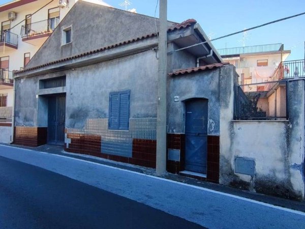 casa indipendente in vendita ad Acireale in zona Aci Platani