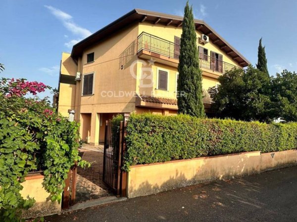 casa indipendente in vendita ad Acireale in zona Piano d'Api