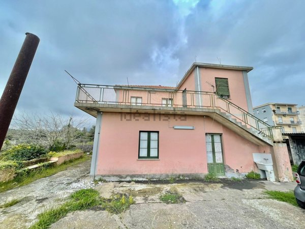 casa indipendente in vendita ad Acireale in zona Piano d'Api