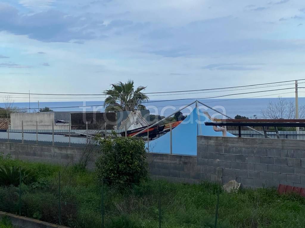 casa indipendente in vendita ad Acireale