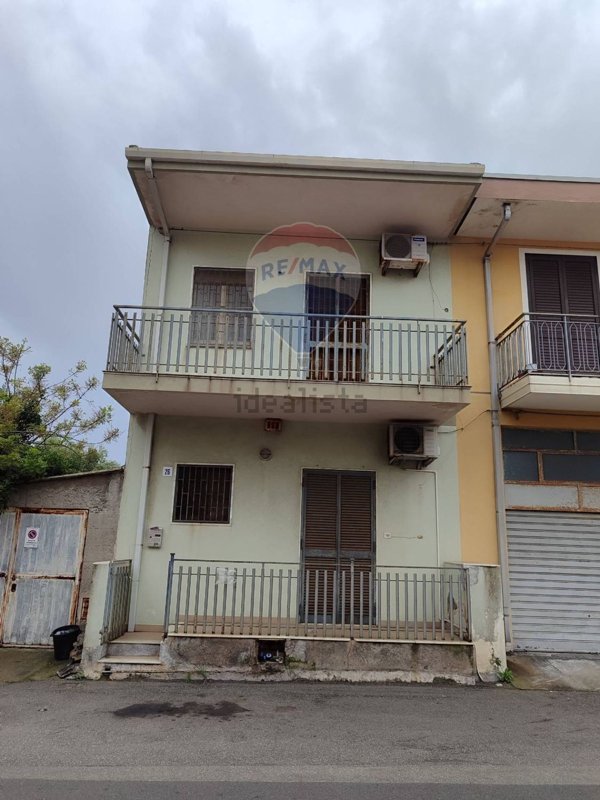 casa indipendente in vendita ad Acireale in zona Stazzo