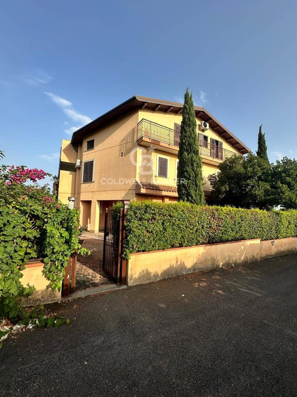 casa indipendente in vendita ad Acireale in zona Piano d'Api