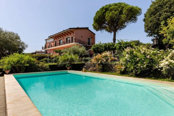 casa indipendente in vendita ad Acireale in zona San Giovanni Bosco
