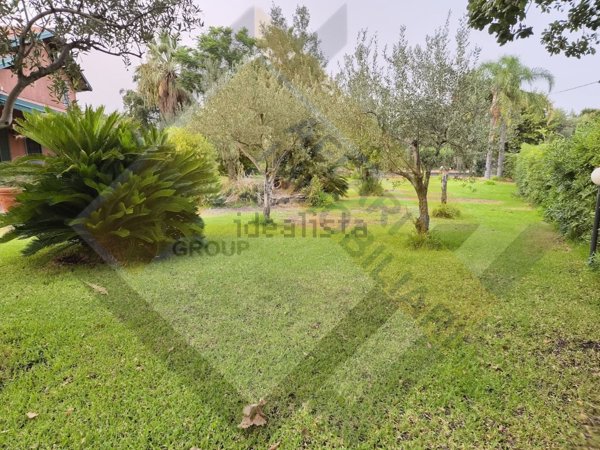 casa indipendente in vendita ad Acireale in zona Pennisi