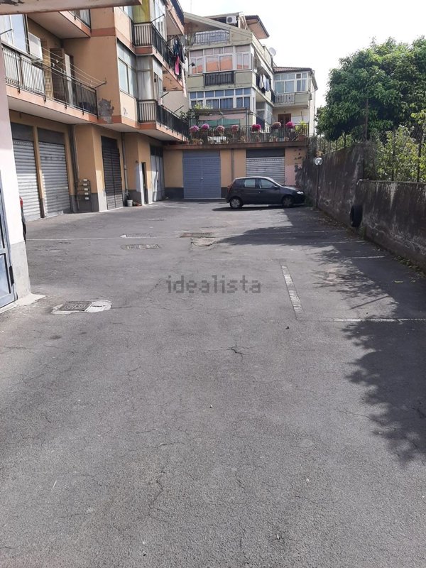 box auto in vendita ad Acireale in zona Aci Platani