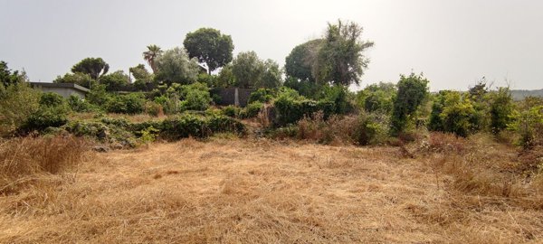 terreno in vendita ad Acireale in zona Stazzo