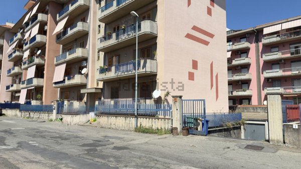 box auto in vendita ad Acireale