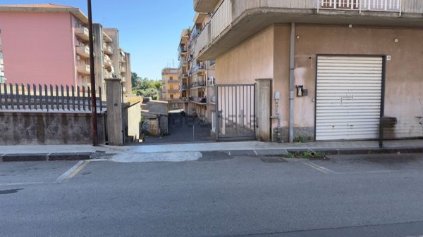 box auto in vendita ad Acireale