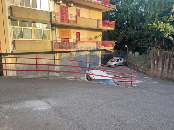 box auto in vendita ad Acireale in zona Piano d'Api