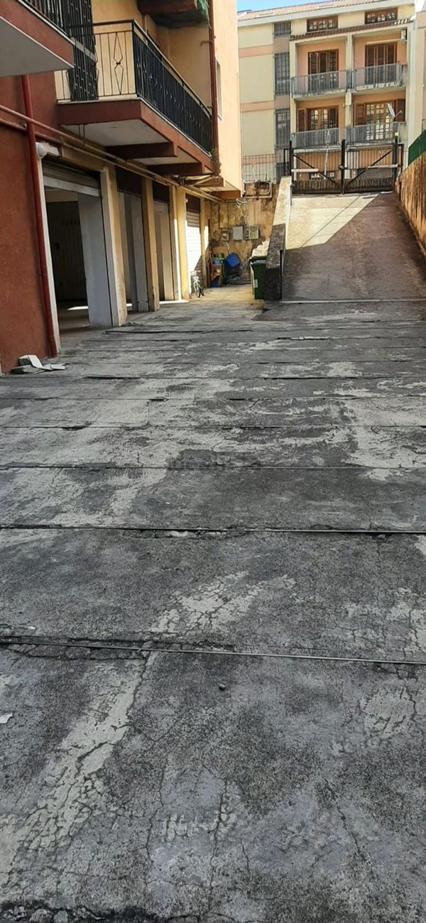 box auto in vendita ad Acireale
