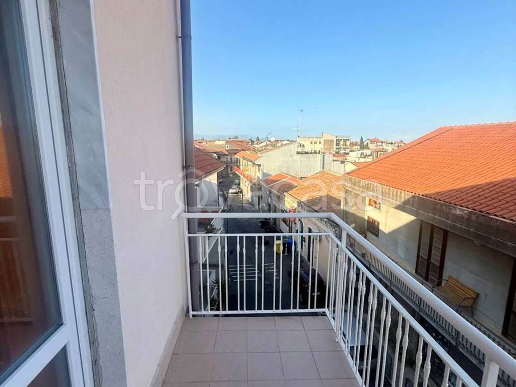 appartamento in vendita ad Acireale in zona Stazzo