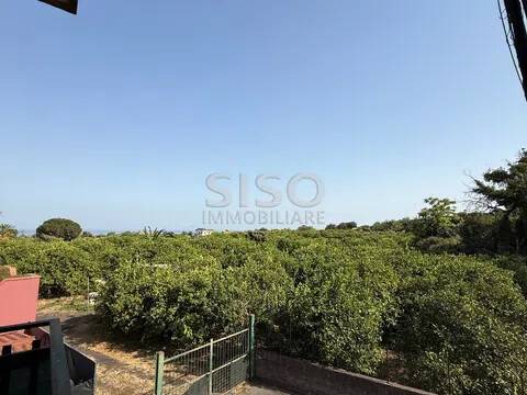 appartamento in vendita ad Acireale in zona Pozzillo