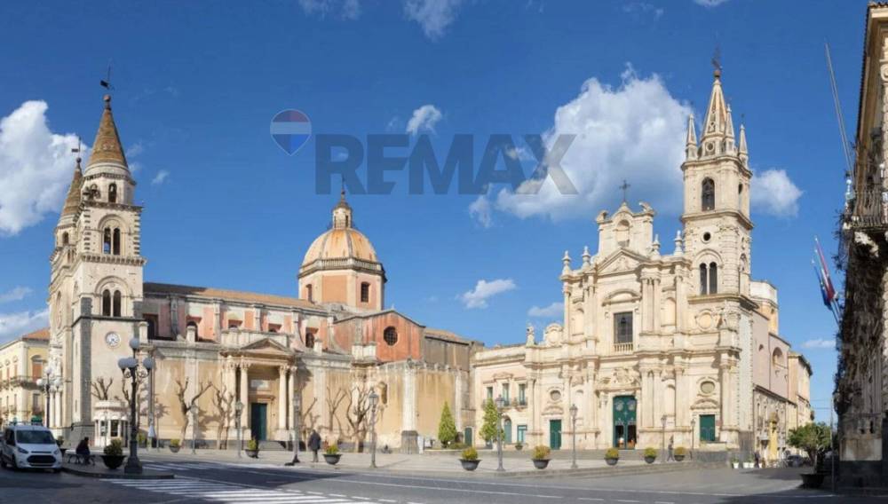 casa indipendente in vendita ad Acireale in zona Centro Storico