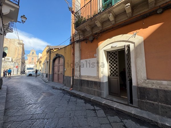 appartamento in vendita ad Acireale in zona Centro Storico