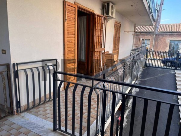 appartamento in vendita ad Acireale in zona Stazzo