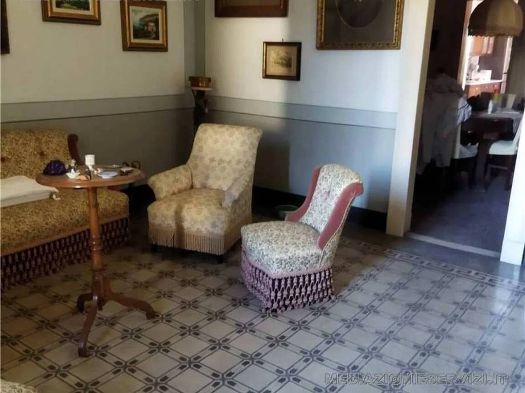 intera palazzina in vendita ad Acireale in zona San Cosmo