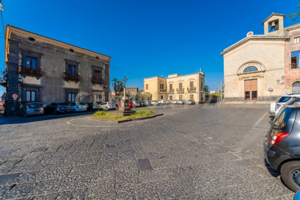 casa indipendente in vendita ad Acireale in zona Centro Storico