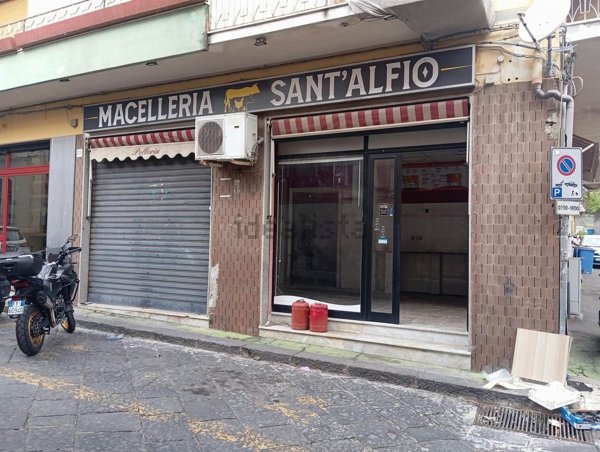 locale commerciale in vendita ad Acireale in zona San Giovanni