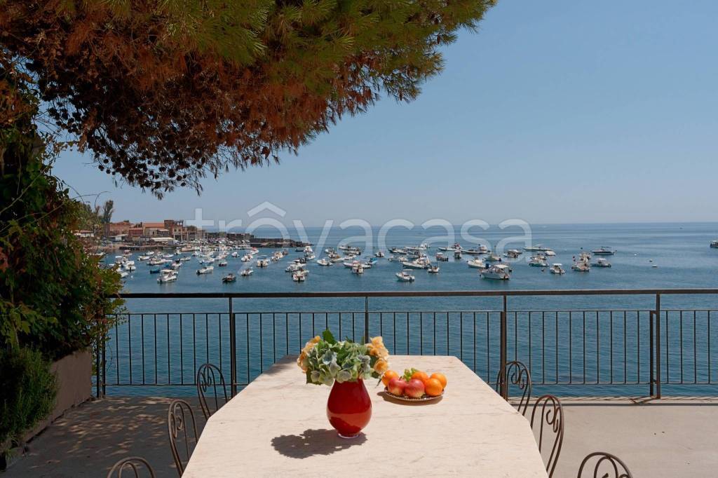 casa indipendente in vendita ad Acireale in zona Capo Mulini