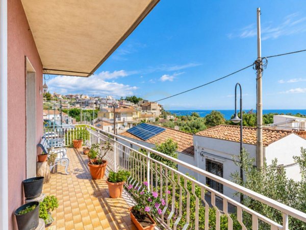 appartamento in vendita ad Acireale in zona Santa Caterina