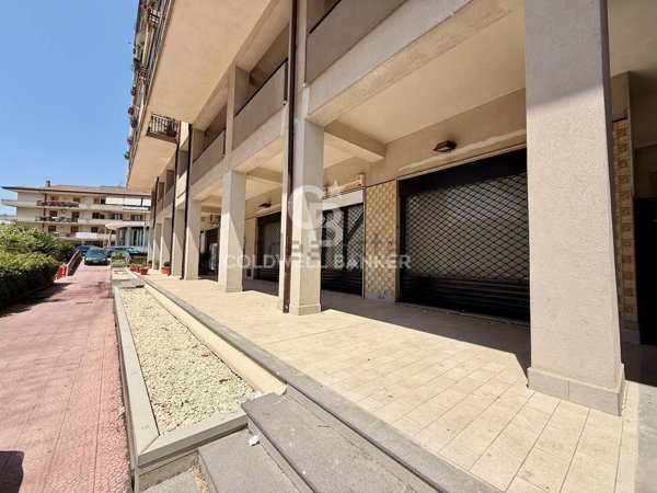 locale commerciale in vendita ad Acireale