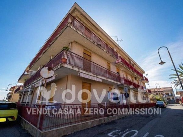 appartamento in vendita ad Acireale in zona Stazzo
