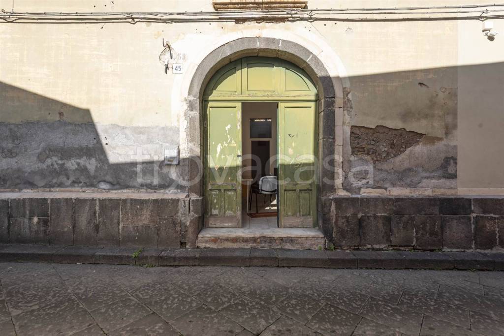 appartamento in vendita ad Acireale in zona Centro Storico