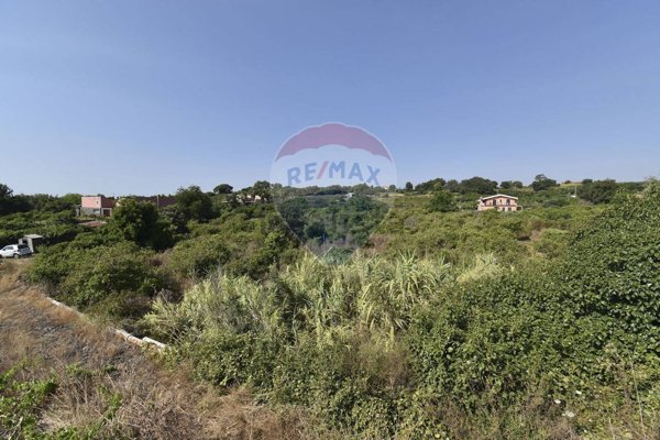 terreno in vendita ad Acireale in zona Balatelle