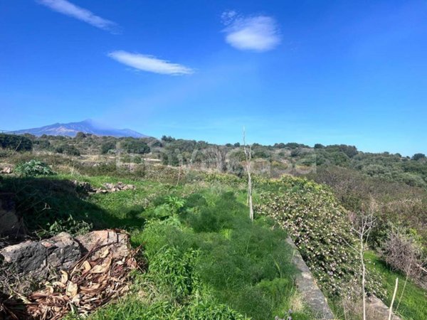 casa indipendente in vendita ad Acireale in zona Capo Mulini