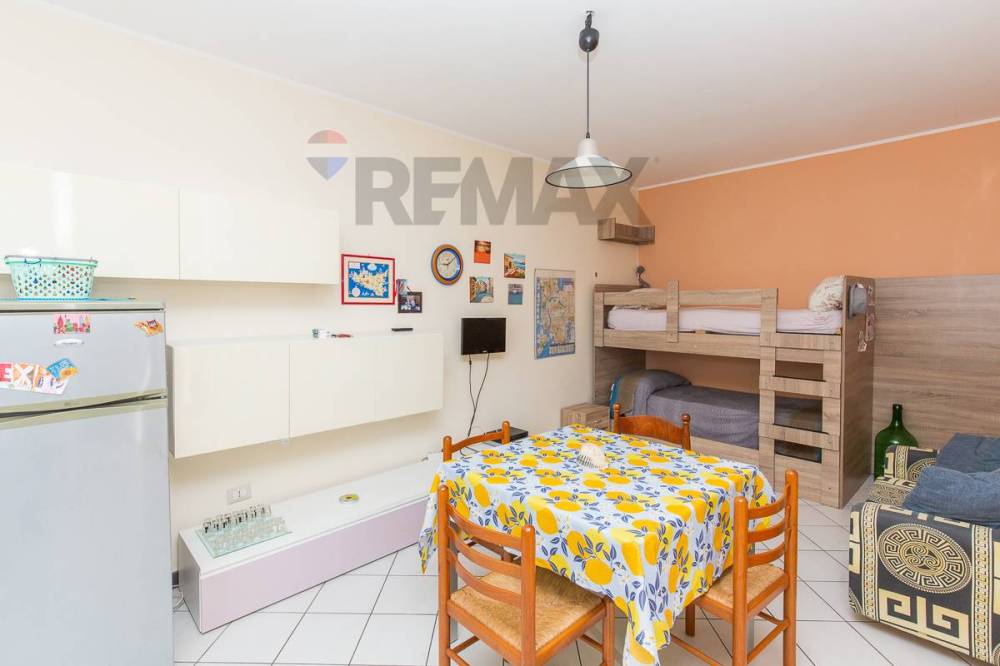 appartamento in vendita ad Acireale in zona Stazzo