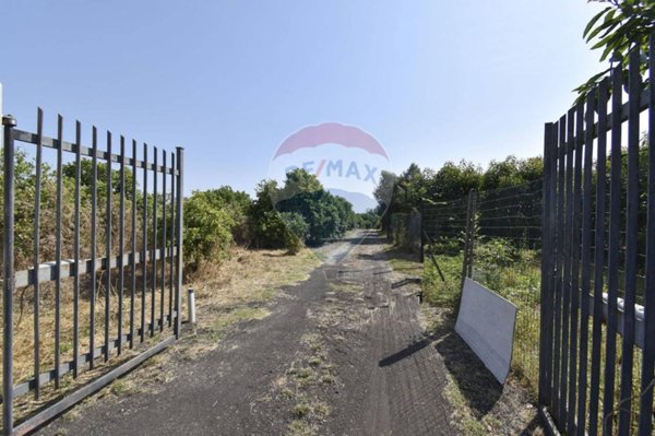 terreno in vendita ad Acireale in zona Balatelle