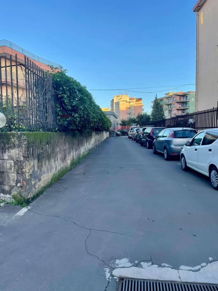 box auto in vendita ad Acireale