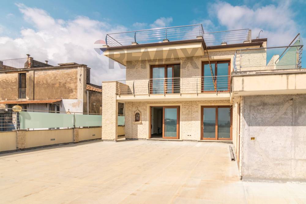 casa indipendente in vendita ad Acireale