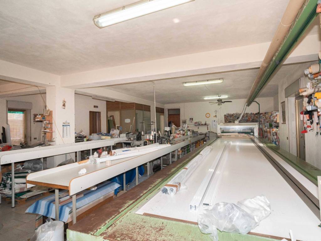 negozio in vendita ad Acireale in zona Guardia