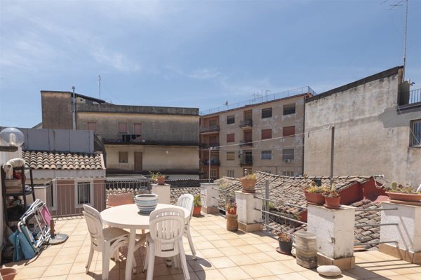 casa indipendente in vendita ad Acireale in zona Centro Storico